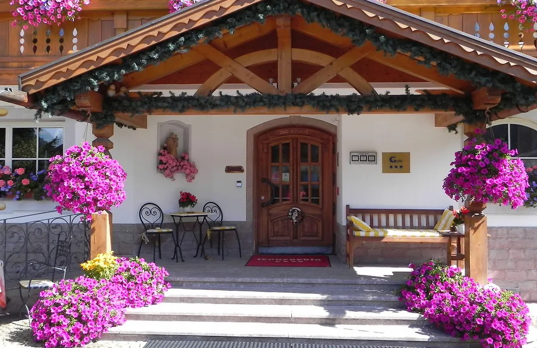 Hotel Garni Concordia - Dolomites Home-1